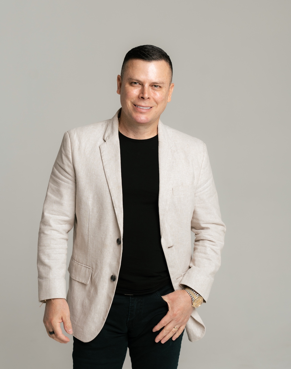 Retrato profesional de Juan Zúñiga